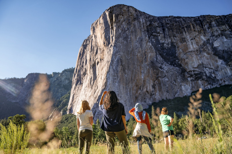 Patagonia estrena Ascend, un documental que sigue a tres escaladoras que escapan del talibán