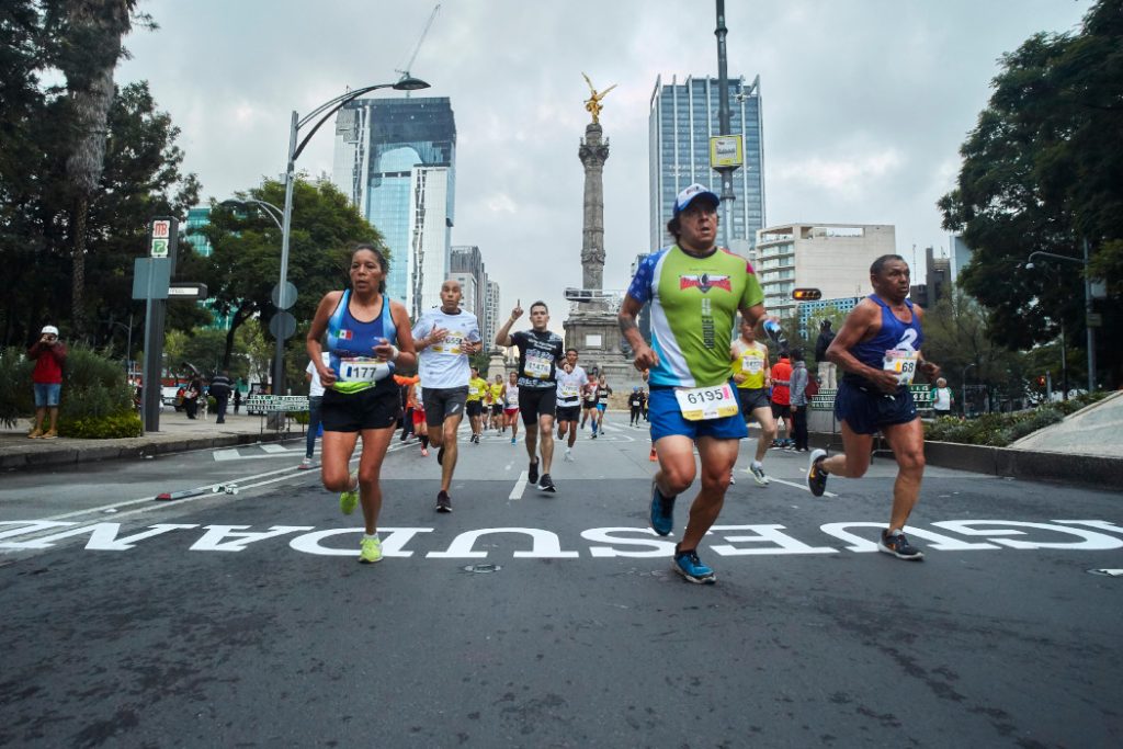 Michelob Ultra celebra 8 años en el Maratón de la CDMX