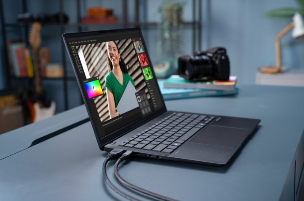 ASUS presenta en México su línea completa de Copilot+ PCs