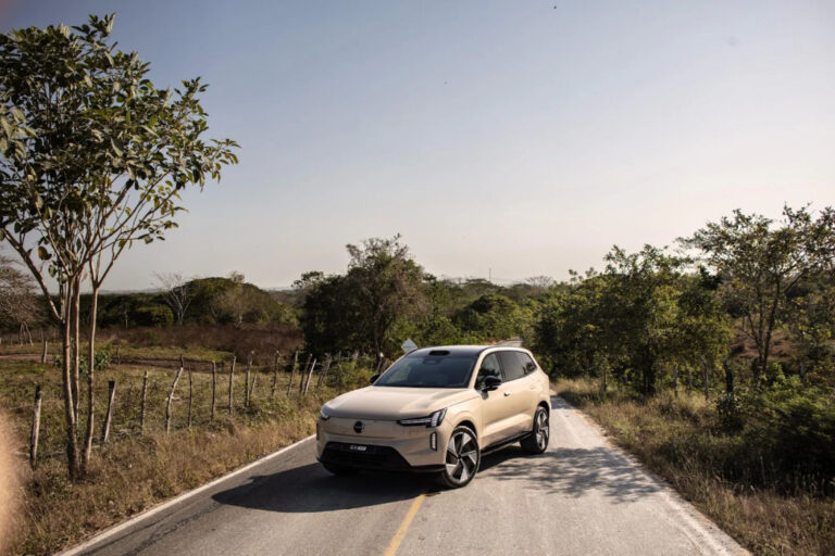 Volvo Car México anuncia la preventa del SUV eléctrico Volvo EX90