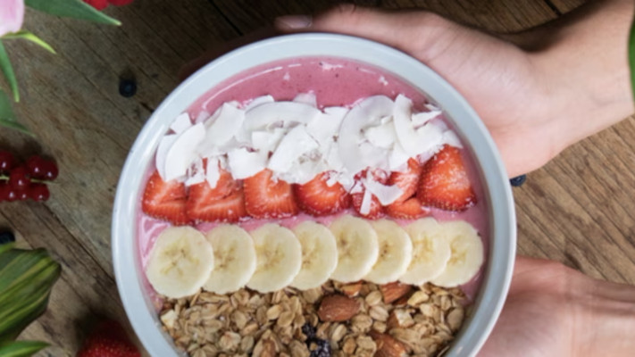 Sorprende a mamá este 10 de mayo con un smoothie bowl saludable y delicioso con Silk