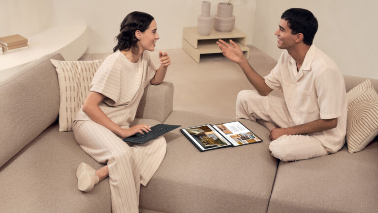 ASUS Zenbook DUO: Revolucionando tu día a día con IA y un diseño dual único