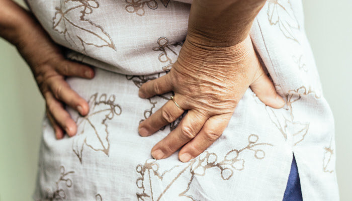 ¿Cuáles son los primeros síntomas de cálculos renales y cómo prevenirlos?