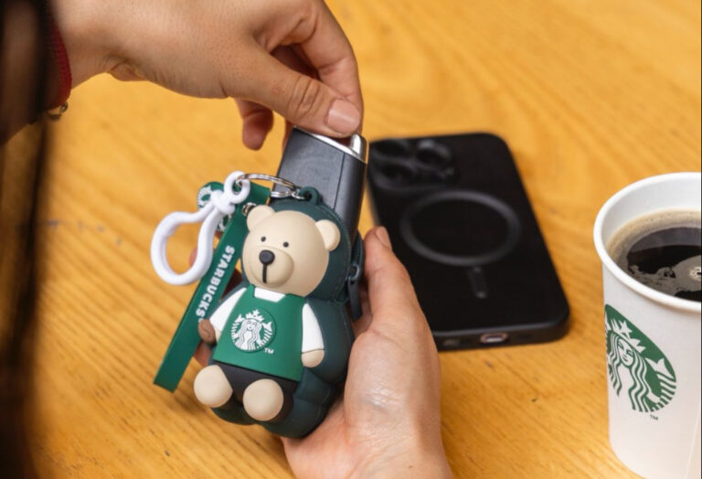 Concluye “Todos Sembramos Café” 2025, de Starbucks México, con una edición especial de llavero bearista