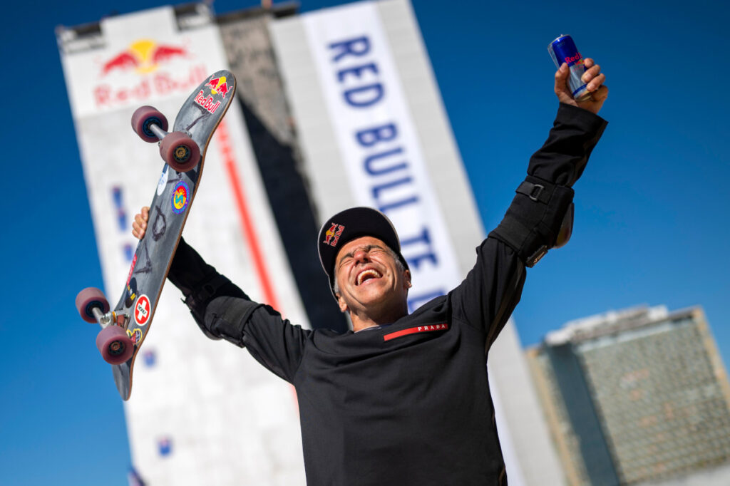 El skater profesional brasileño Sandro Dias rompe dos Récords Mundiales Guinness