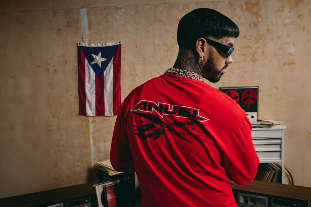 Reebok y Anuel AA lanzan Music Love