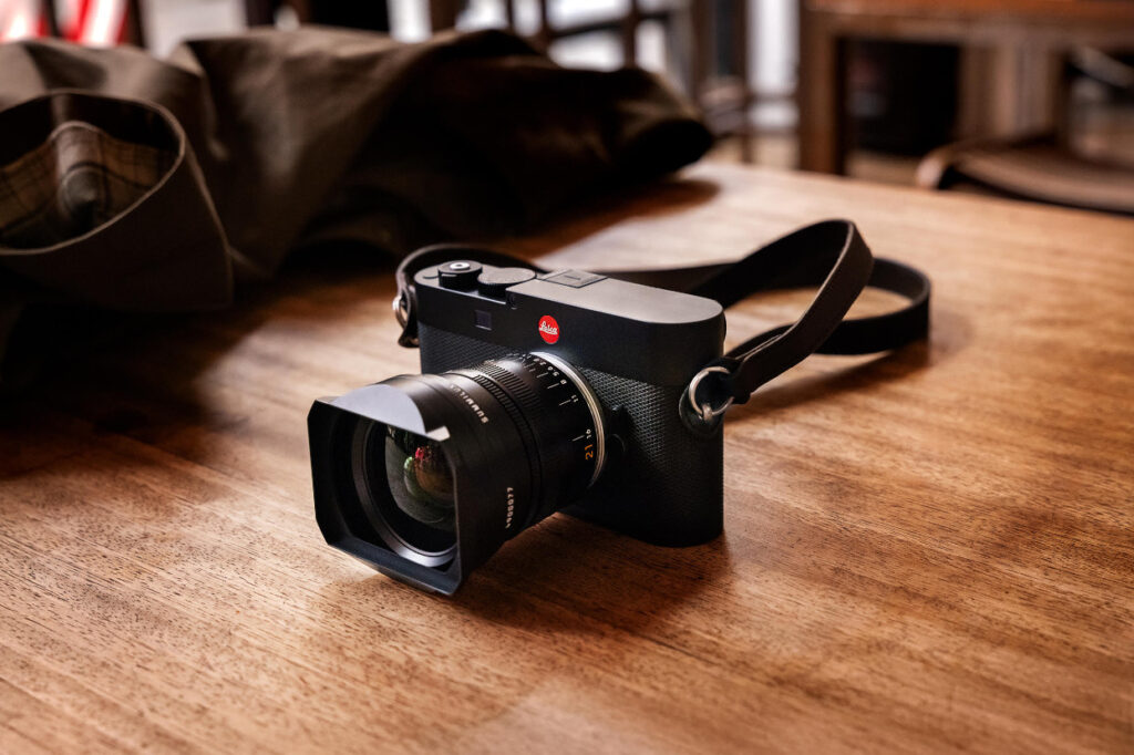 Leica lanza la primera cámara del sistema M con visor electrónico integrado
