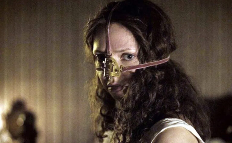 En octubre SOFA DGTL estrena en plataformas digitales para compra y renta la película de horror  “La hermanastra fea”