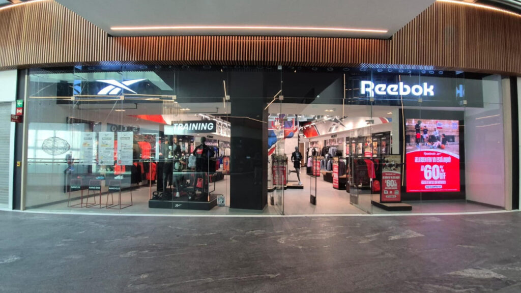 Reebok continúa su expansión en México con la apertura de su nueva tienda en Parque Tezontle