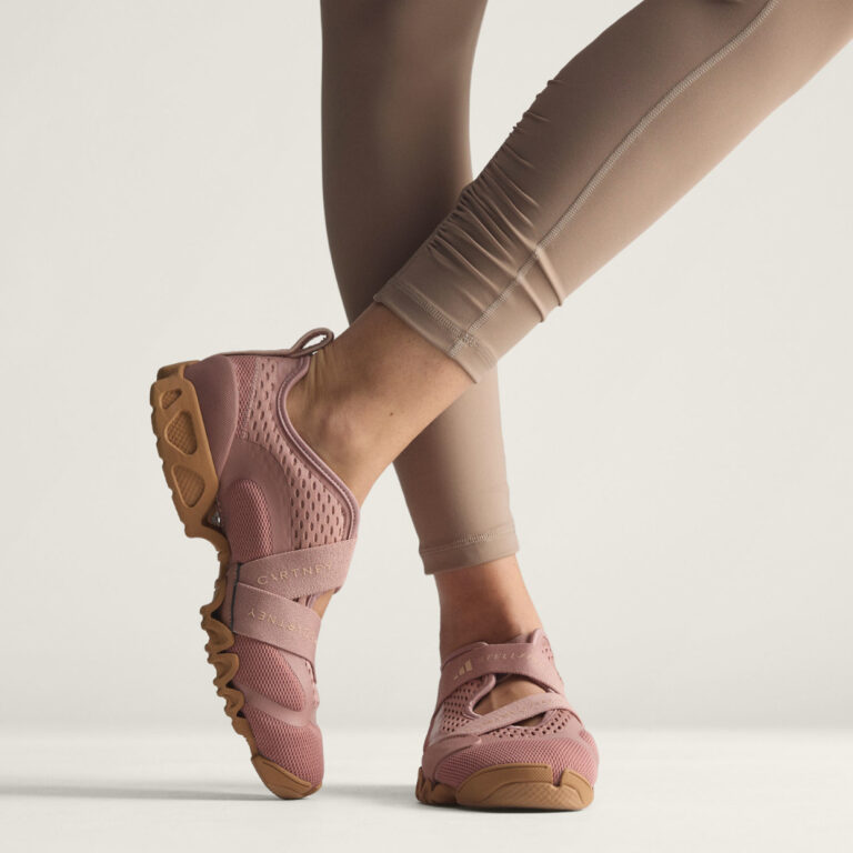 adidas by Stella McCartney presenta el nuevo calzado sportwear X con sensación barefoot
