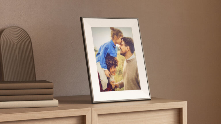 El diseño que honra los recuerdos: Aura Frames gana un iF Design Award 2026 con su marco Ink