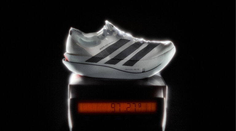 adidas presenta su primer calzado por debajo de los 100 gramos, los Adizero Adios Pro EVO 3