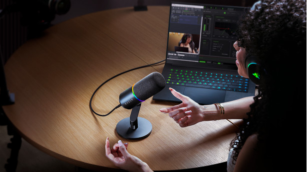 Sonido de estudio total con el nuevo micrófono Razer Seiren V3 Pro