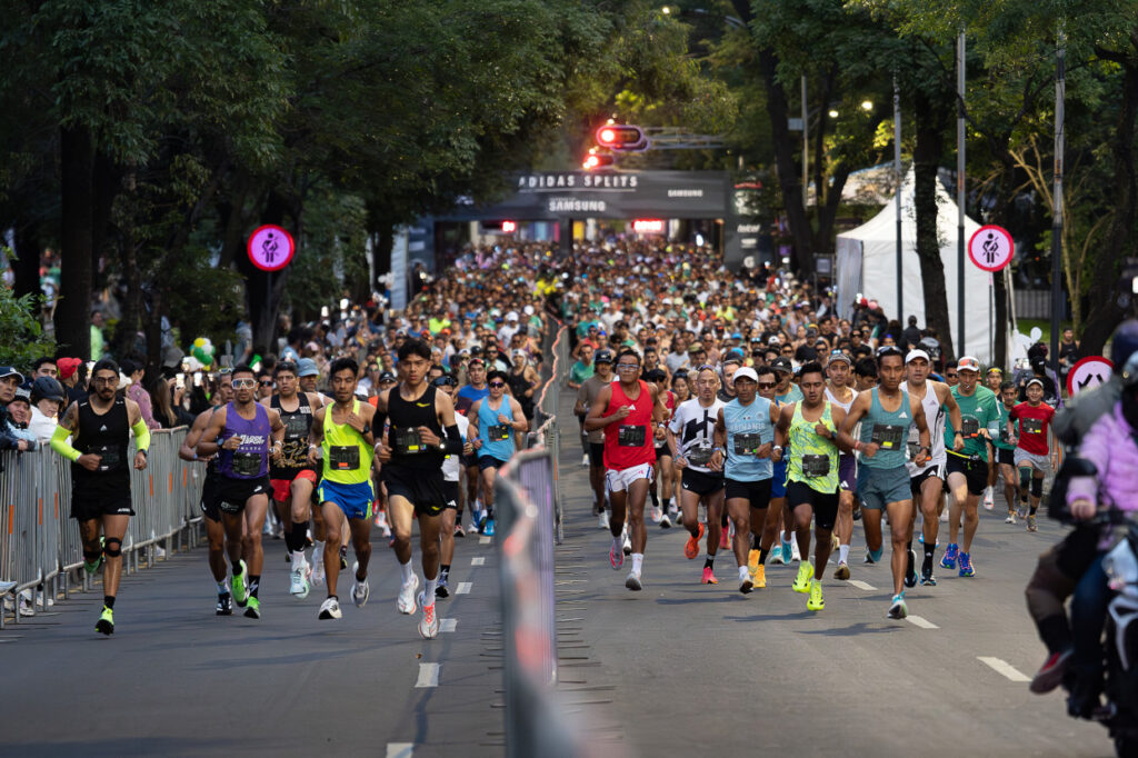 8 mil corredores conquistan el adidas Split 30K en Paseo de la Reforma
