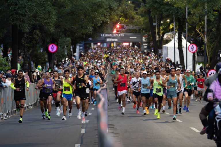 8 mil corredores conquistan el adidas Split 30K en Paseo de la Reforma