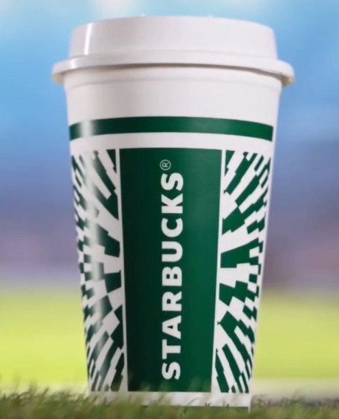 Starbucks lanza un nuevo vaso reusable de edición limitada inspirado en el futbol. ¿Cómo puedes obtenerlo?