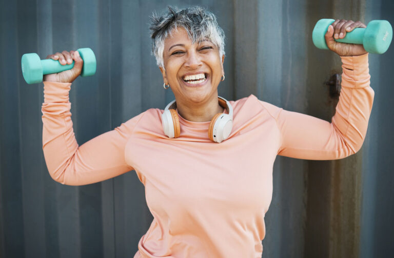 Menopausia: el cambio hormonal que también debilita los huesos y aumenta el riesgo de fracturas