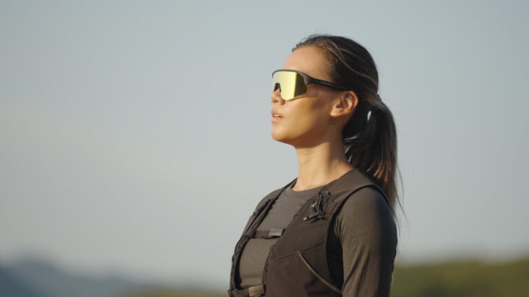 POVEC lanza los nuevos lentes deportivos electrocrómicos C1